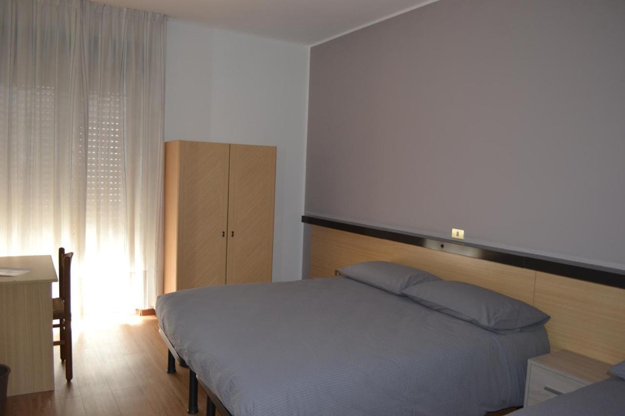 Garni Anna Hotell Besenello Exteriör bild