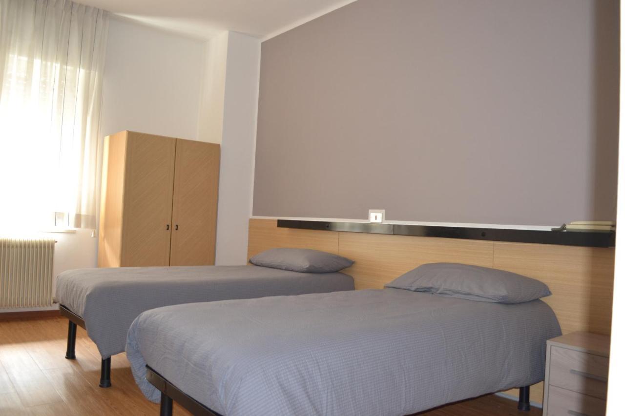Garni Anna Hotell Besenello Exteriör bild