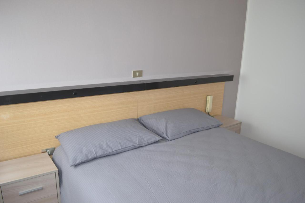 Garni Anna Hotell Besenello Exteriör bild