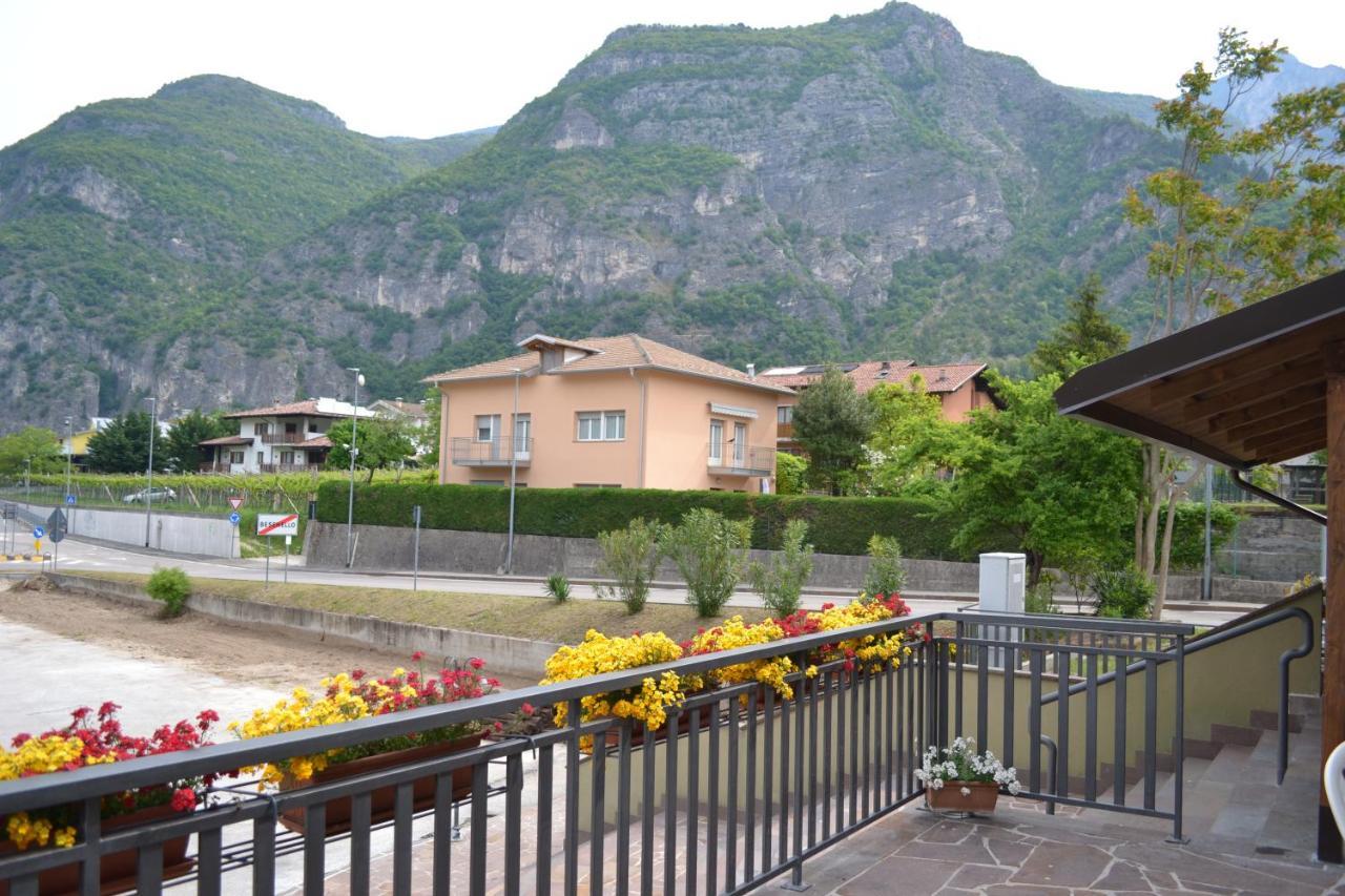 Garni Anna Hotell Besenello Exteriör bild