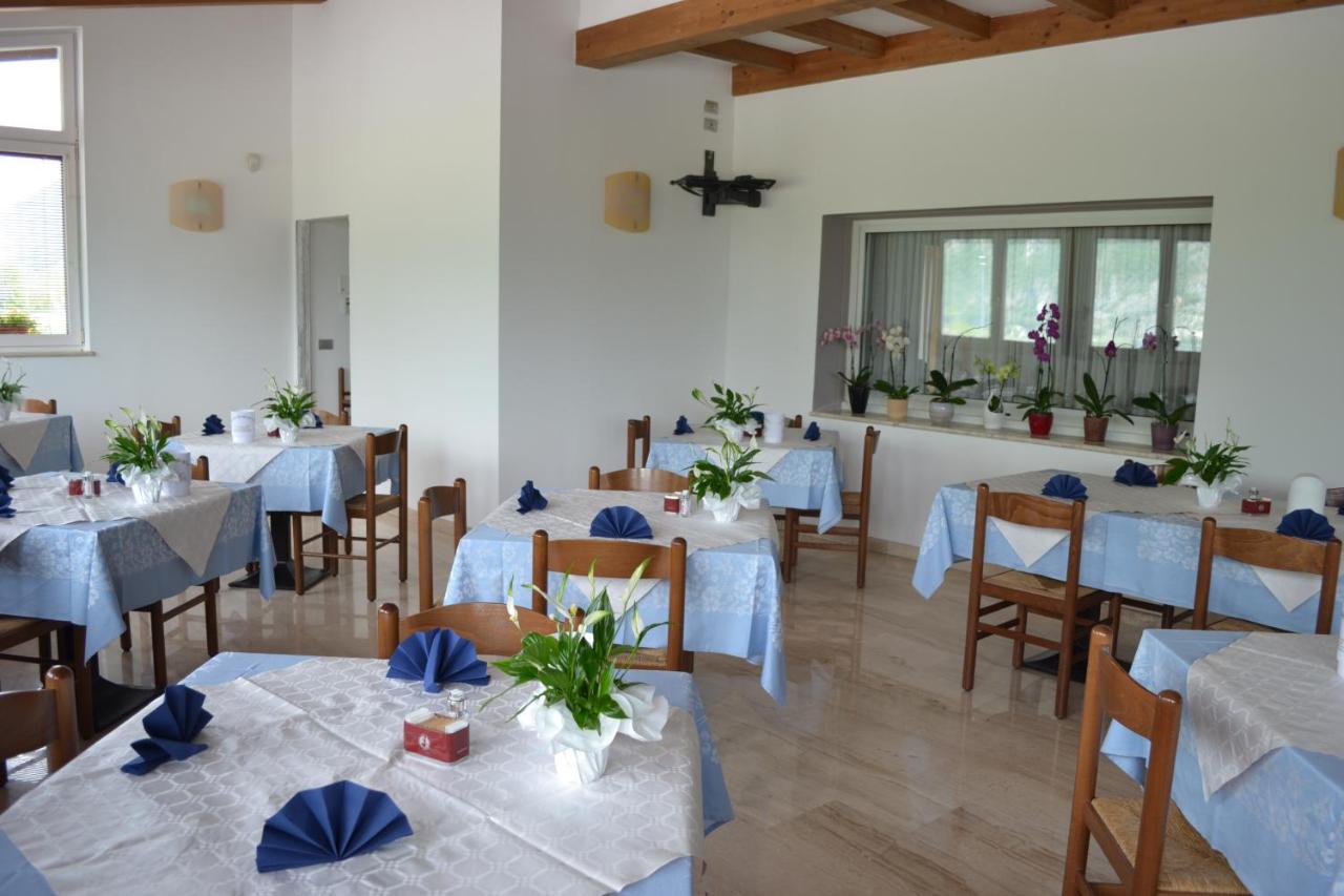 Garni Anna Hotell Besenello Exteriör bild
