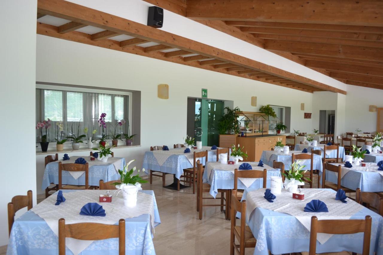 Garni Anna Hotell Besenello Exteriör bild
