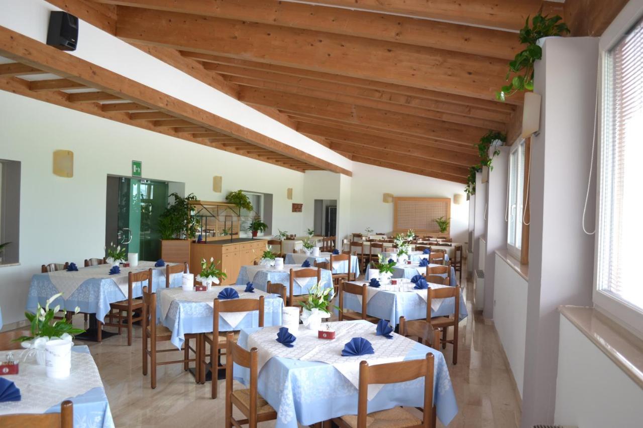 Garni Anna Hotell Besenello Exteriör bild