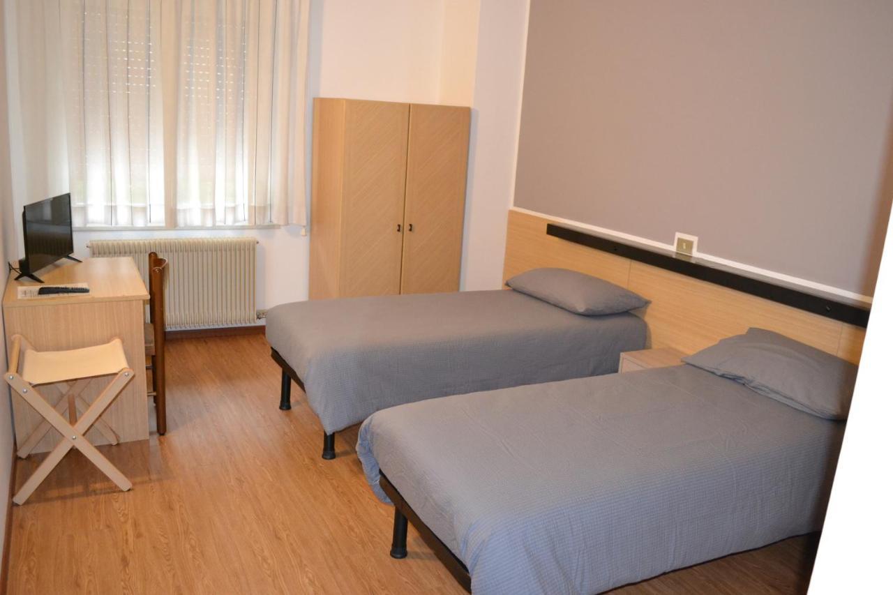 Garni Anna Hotell Besenello Exteriör bild