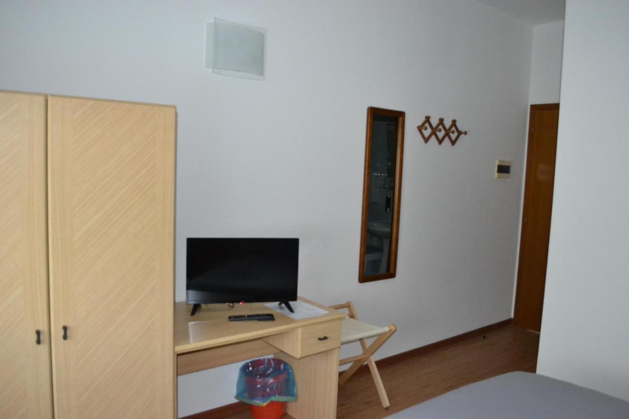 Garni Anna Hotell Besenello Exteriör bild