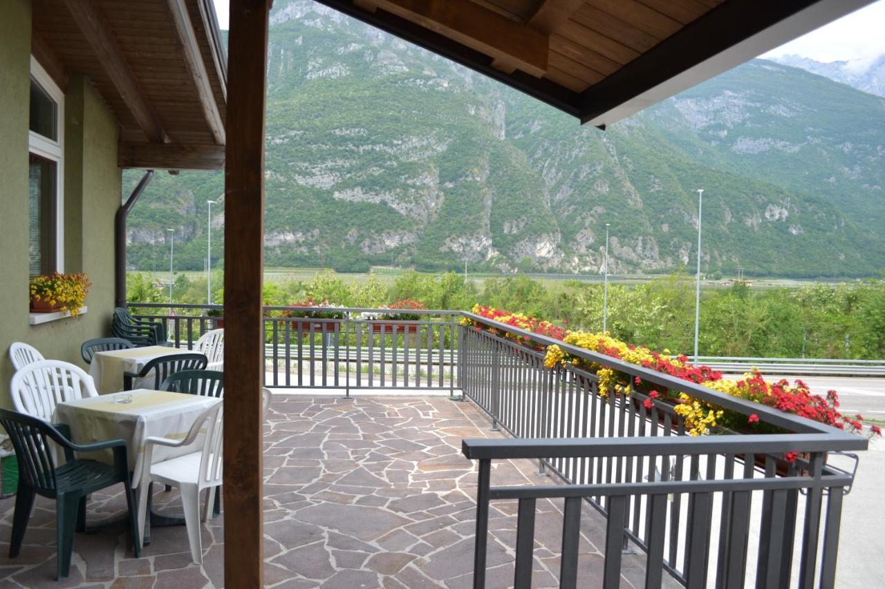 Garni Anna Hotell Besenello Exteriör bild